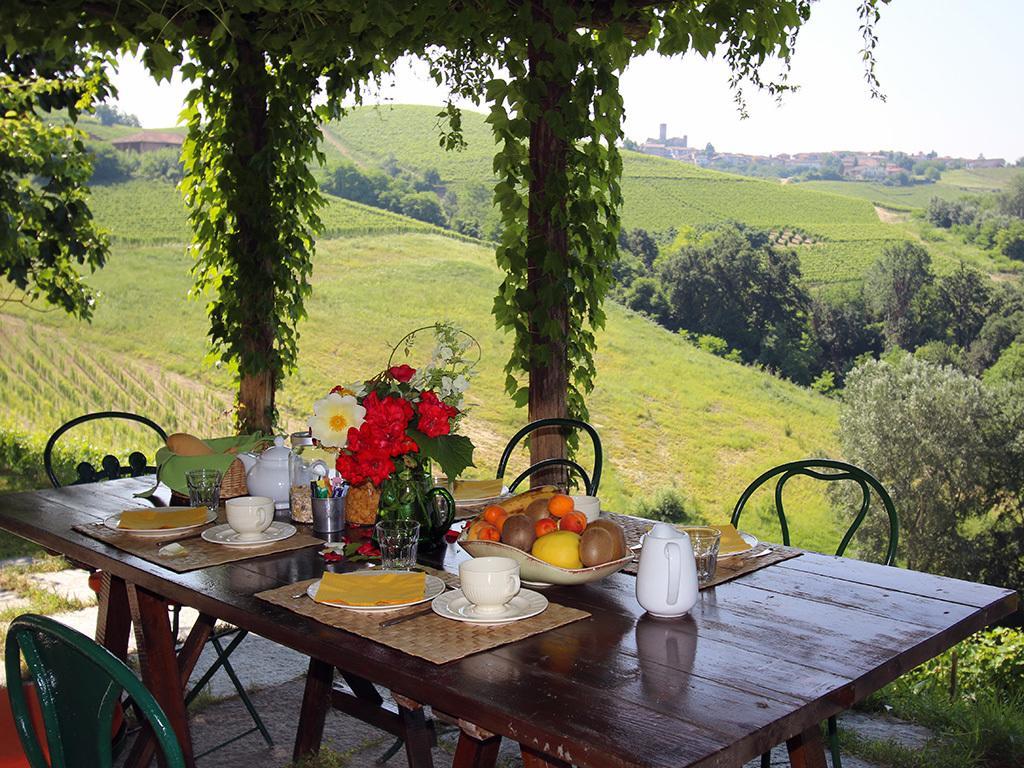 Tenuta Montanello B&B Castiglione Falletto Exteriör bild